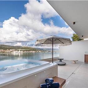 Selection of 5 bedroom seafront villas with heated pool on Ciovo near Trogir, sleeps 10